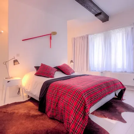 Dragon House Guest house Mons