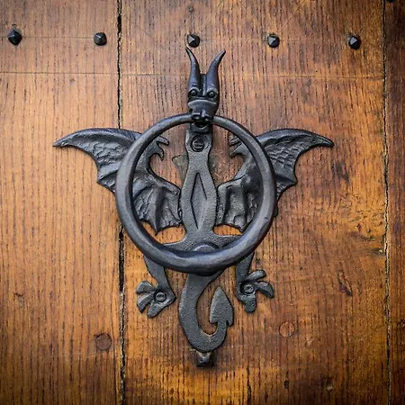 Penzion Dragon House 3*