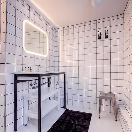 Konukevi Dragon House 3*